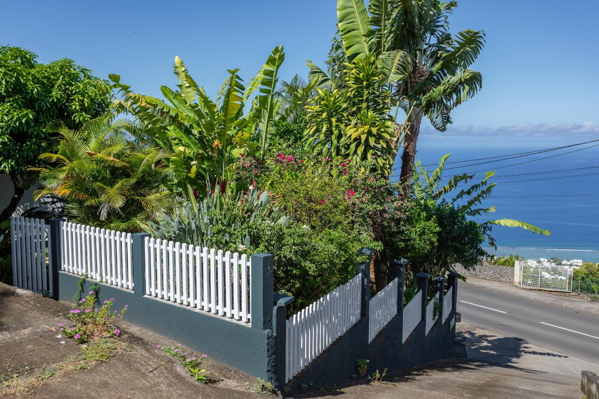 Villa Leu Seaview Сен-Лу Екстериор снимка